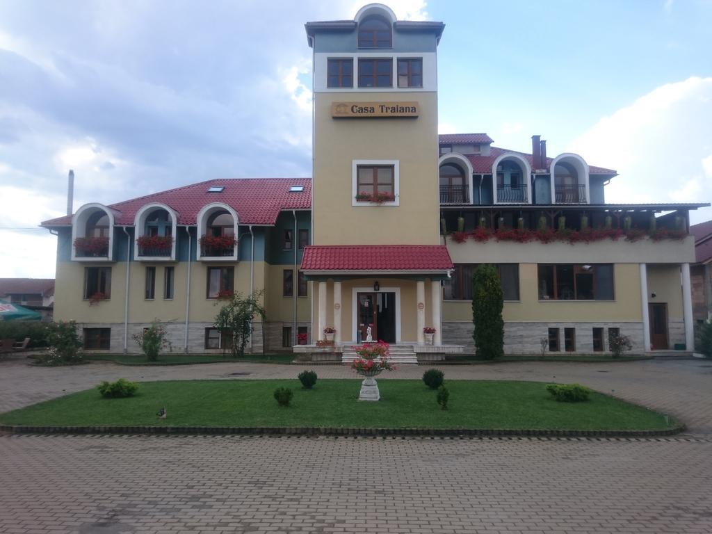 Casa Traiana Otel Alba Iulia Dış mekan fotoğraf